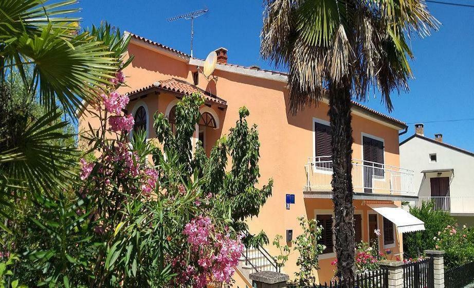 Appartamenti Clara Porec Exterior photo